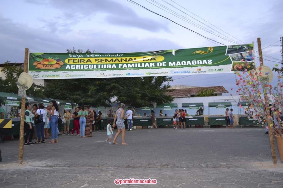 FEIRA SEMANAL DA AGRICULTURA FAMILIAR E MOBILIZA MAIS DE 20 ASSOCIAÇÕES