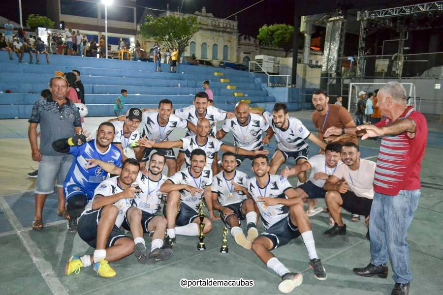 EQUIPE MASCULINA “GALERA BOA” VENCE O 1º CAMPEONATO DE FUTSAL DE MACAÚBAS – 2023