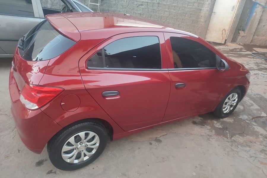 EXCELENTE OPORTUNIDADE! VENDE-SE ONIX 2018 EM MACAÚBAS